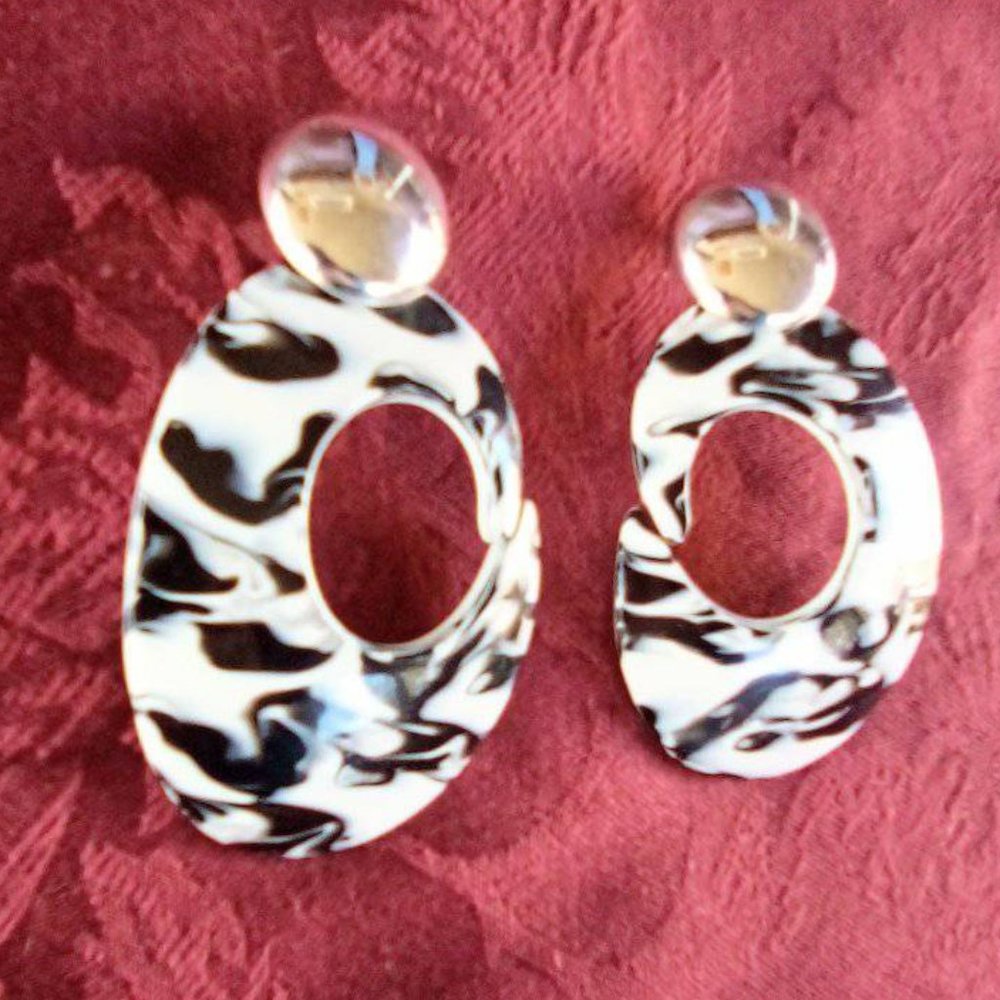 Vintage Marble Patterned Earrings - image 2